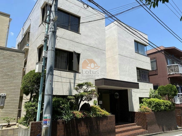 西原ＧＳマンション外観１｜西原ＧＳマンションは昭和55年築、3階建のマンションです。