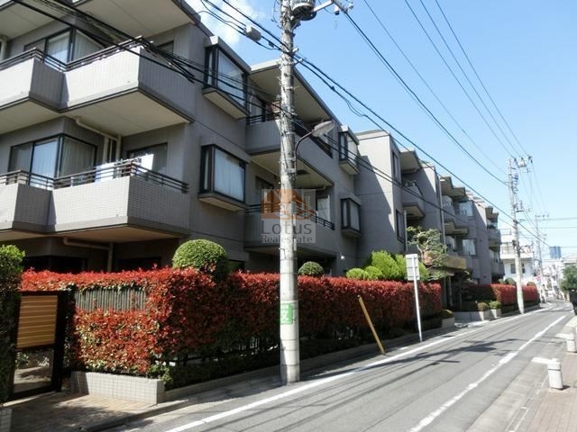 朝日マンション目白9｜朝日マンション目白は、平成9年築、3階建てのマンションです。