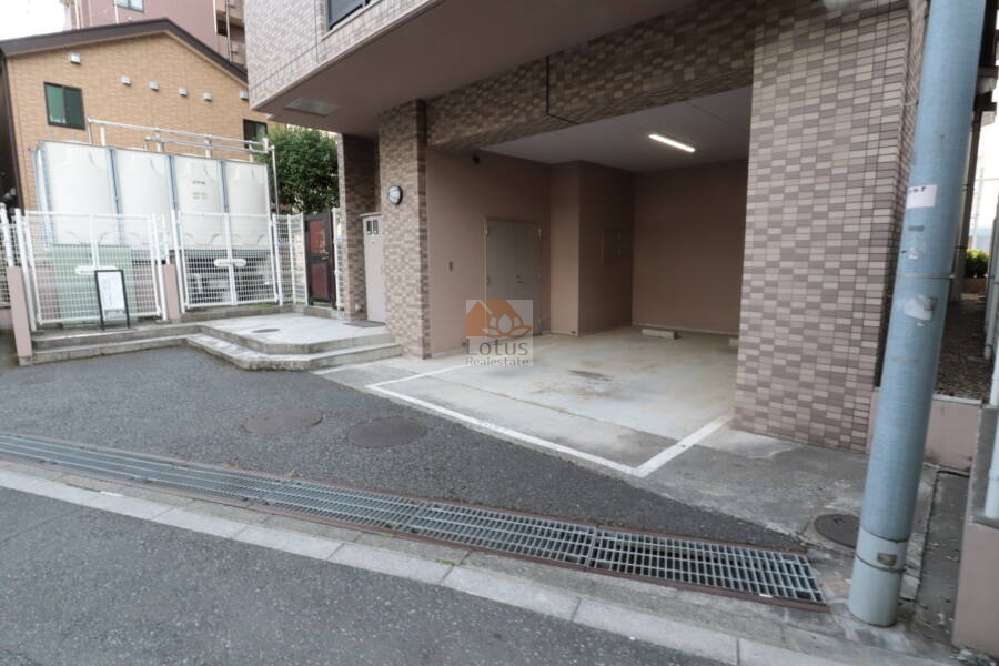 レクセルマンション音羽共用部3｜駐車場などの共用部は最後の道路にありました。