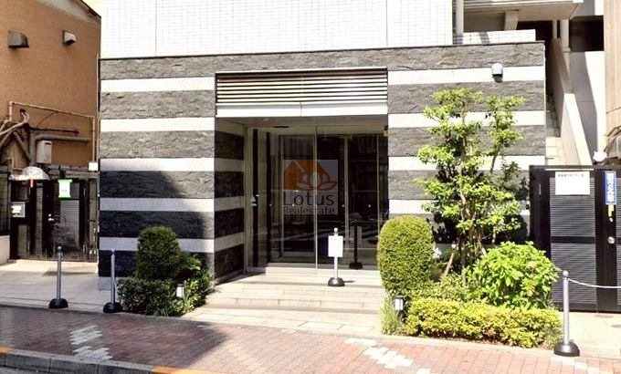 ユニーブル杉並高円寺エントランス１｜高円寺駅北口から徒歩2分の立地です。