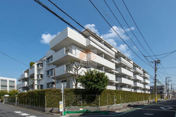 センターハイツ梅ヶ丘外観１｜センターハイツ梅ヶ丘は昭和61年築、7階建てのマンションです。