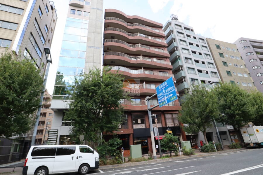 ライフコーポ土屋外観1｜ライフコーポ土屋は、昭和53年築、9階建てのマンションです。