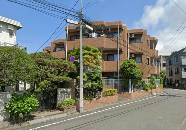 ライオンズマンション都立家政第弐外観３｜ライオンズマンション都立家政第弐は平成2年築、3階建のマンションです。