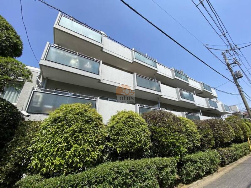 パークハイム白山外観１｜パークハイム白山は昭和53年に建てられた4階建てのマンションです。エレベーターは設置されていません。