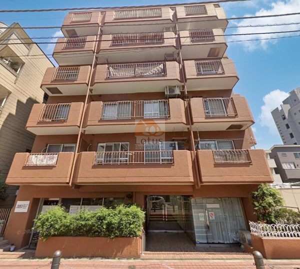 マンションセントポール外観２ (1)｜立教通り沿いに立地します。