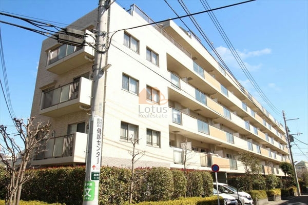 アールヴェール練馬高野台外観１｜アールヴェール練馬高野台は平成14年築、6階建てのマンションです。