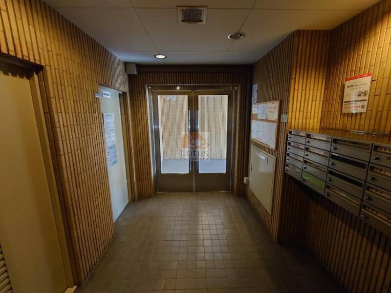 パークハイム白山エントランス2｜清掃は徹底され、建物内は行き届いた清潔さを保っています。