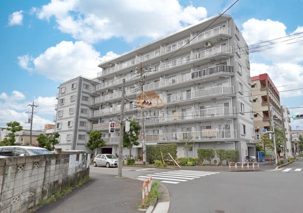 アーバンヒルズ北綾瀬第２外観１｜アーバンヒルズ北綾瀬第２は平成5年築、7階建てのマンションです。