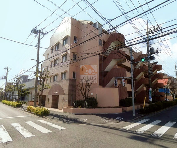 グリーンパーク北綾瀬３外観１｜グリーンパーク北綾瀬３は昭和62年築、5階建てのマンションです。