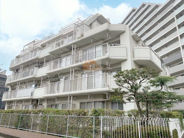 シャルマンコーポ梅島外観１ (1)｜シャルマンコーポ梅島は昭和60年に建てられた5階建てのマンションです