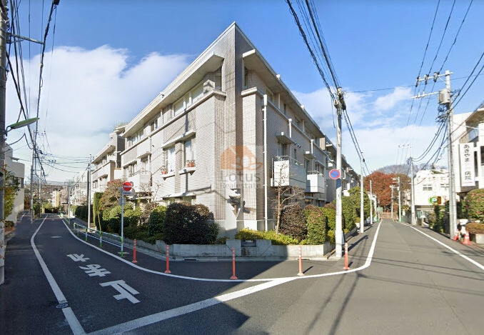 コートハウス駒沢外観１｜コートハウス駒沢は昭和63年築、4階建てのマンションです。