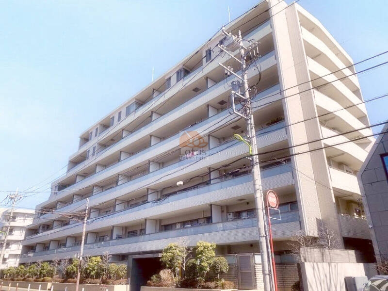 フォルム上用賀馬事公苑外観１ (2)｜フォルム上用賀馬事公苑は平成15年築、7階建てのマンションです。