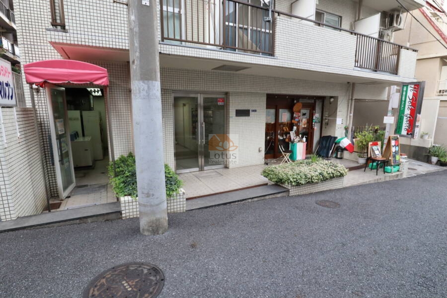 マルブン西新宿エントランス