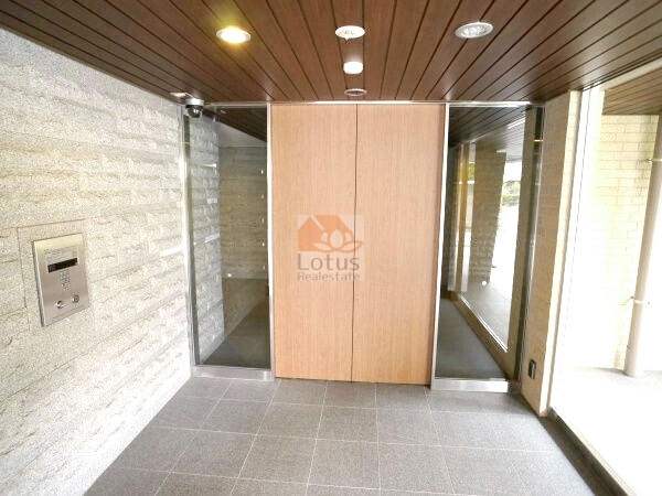 スタイルハウス市谷砂土原エントランス１｜周辺は閑静な住宅街です。