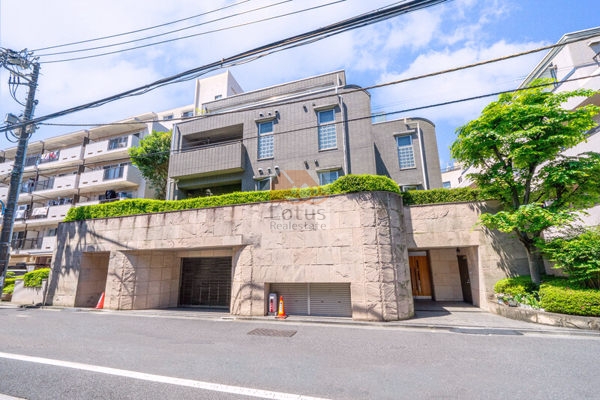 ベラコリーナ夏目坂１ (1)｜ベラコリーナ夏目坂は平成１年築、4階建てのマンションです。