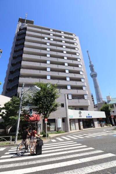 藤和シティコープ向島外観1｜藤和シティコープ向島は水戸街道沿いに立地します。