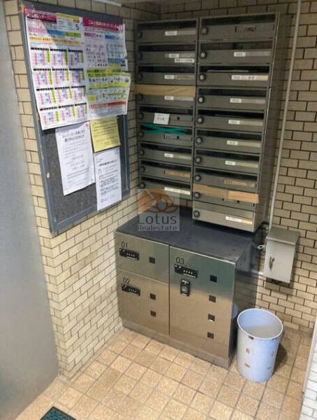 ダイアパレス御徒町第２ビル額はいボックス｜宅配ボックスも有ります。