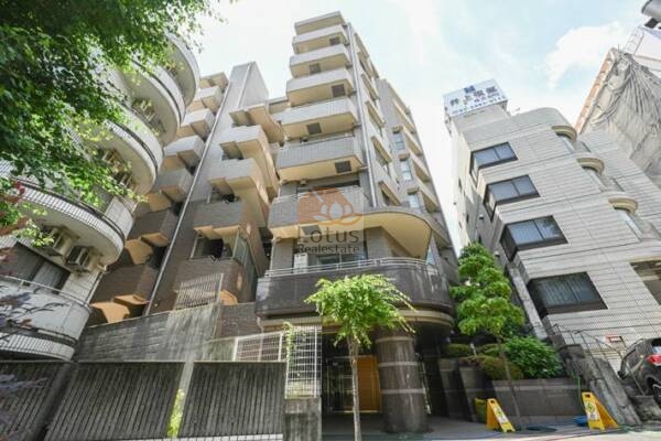 クレッセント目黒Ⅲ外観４｜クレッセント目黒Ⅲは平成12年築、8階建てのマンションです。