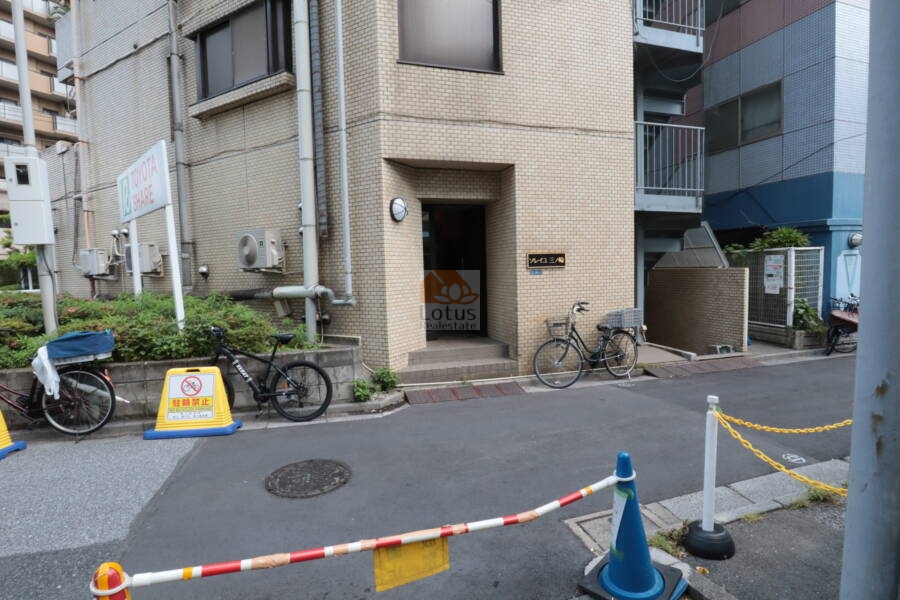 ソレイユ三ノ輪エントランス1