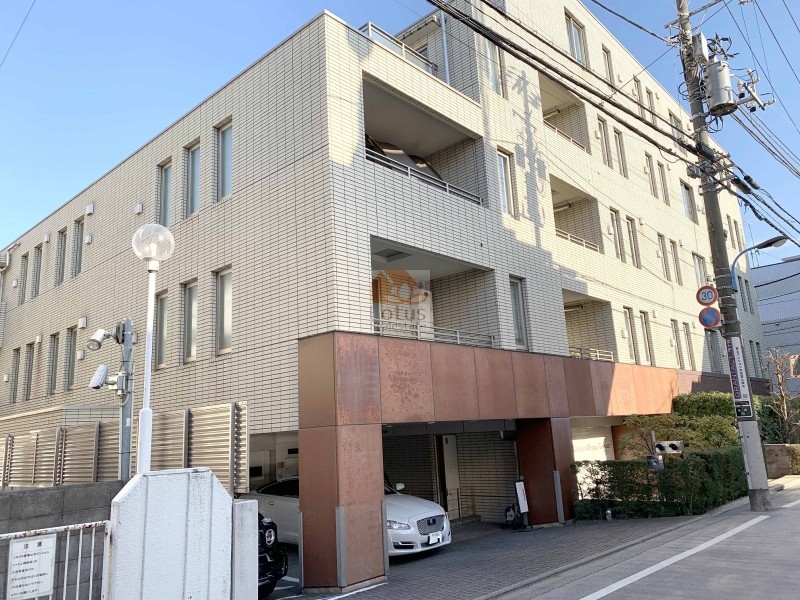 市谷逢坂テラス外観2｜市谷逢坂テラスは平成18年築、5階建てのマンションです。