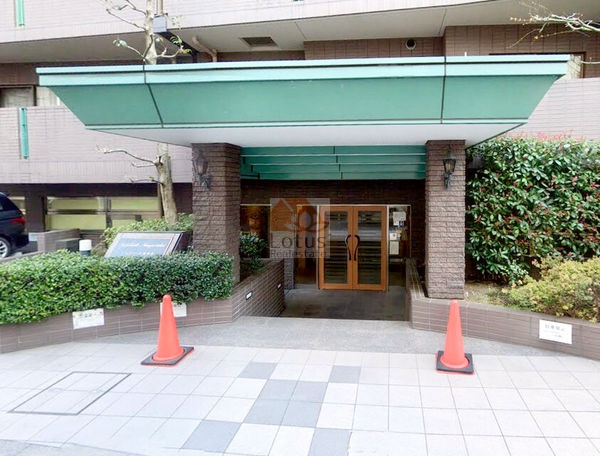 シルフィード南平台エントランス｜オートロック完備で安心です。