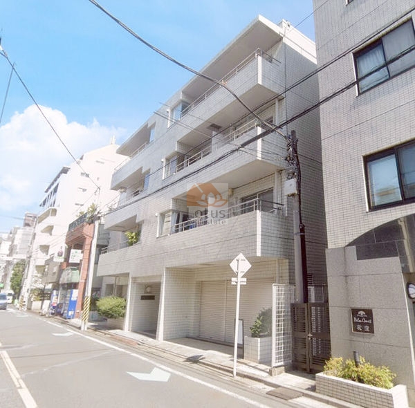 クレール荻窪外観３｜クレール荻窪は昭和56年築、4階建てのマンションです。