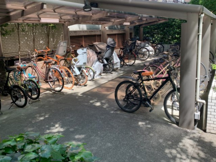 三越ゼームス坂マンション駐輪