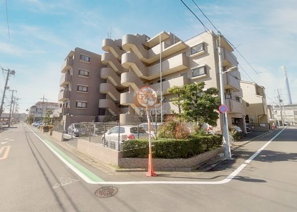ライオンズマンション金町水元公園外観１｜ライオンズマンション金町水元公園は平成6年築、6階建のマンションです。