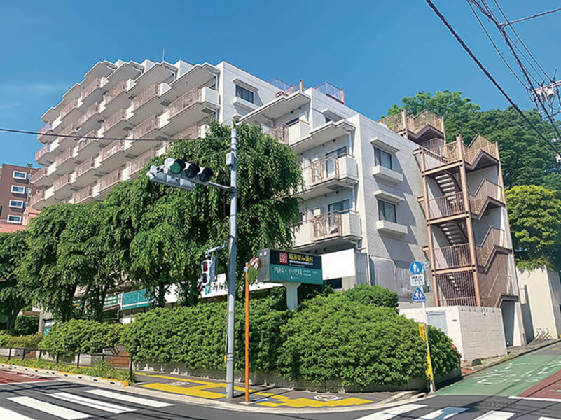 三越ゼームス坂マンション外観１｜三越ゼームス坂マンションは、昭和58年築、9階建てのマンションです。