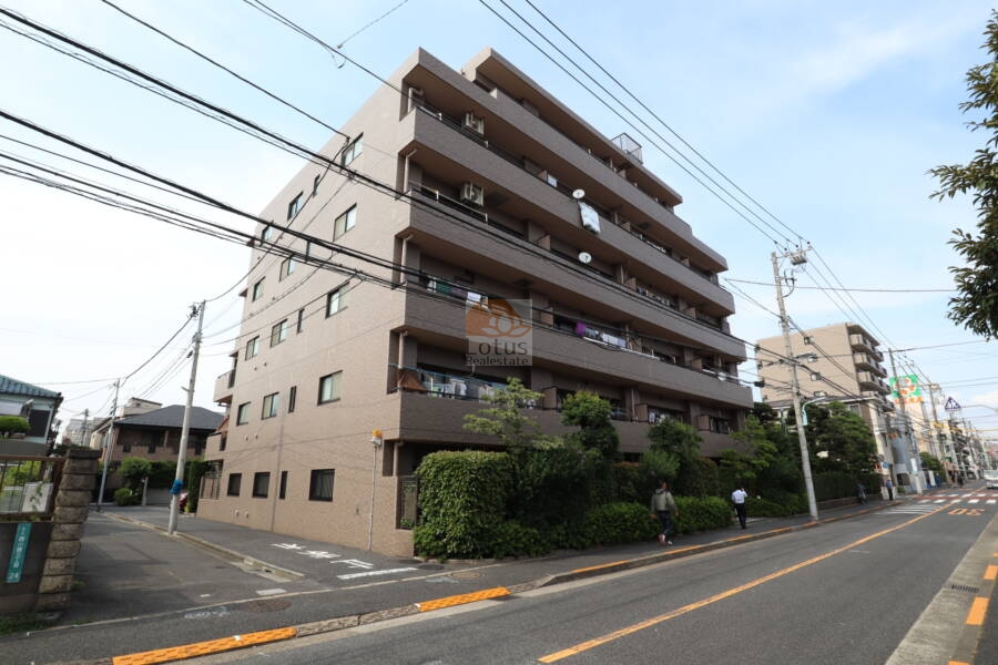 藤和シティホームズ西小岩外観1｜藤和シティホームズ西小岩は平成8年築、7階建てのマンションです。