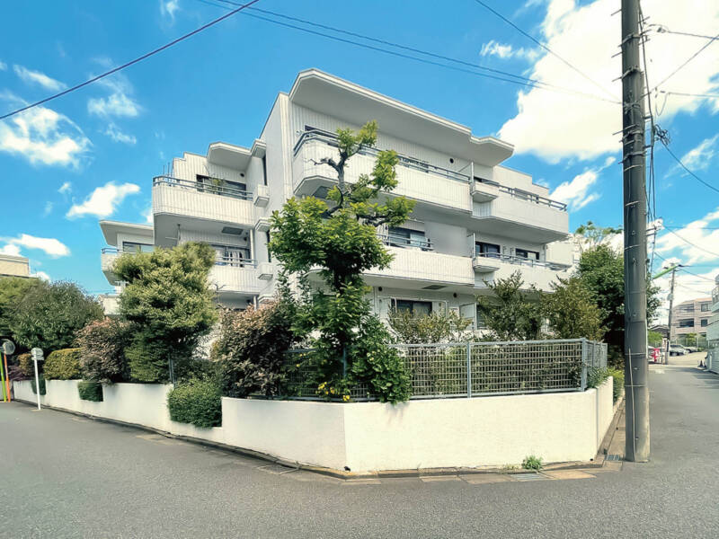 中銀世田谷桜丘マンシオン外観１｜中銀世田谷桜丘マンシオンは、昭和59年築、4階建ての低層マンションです。