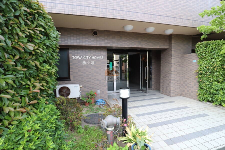 藤和シティホームズ西小岩エントランス