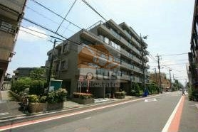 コンポーゼ亀有外観｜コンポーゼ亀有は平成12年築、7階建てのマンションです。