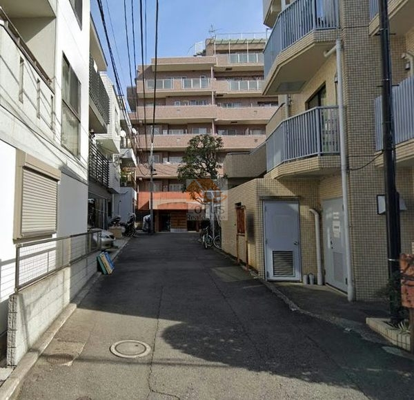 ロータリーパレス春日文京外観2｜ロータリーパレス春日文京は少し奥まった静かな立地です。