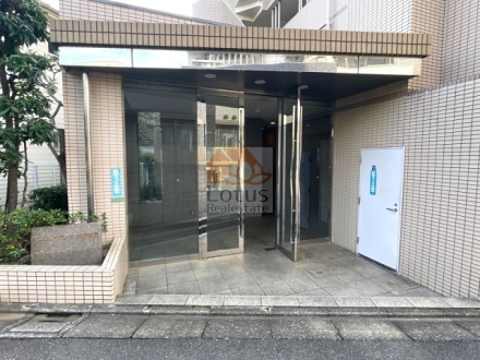 ワールドパレス三軒茶屋エントランス１