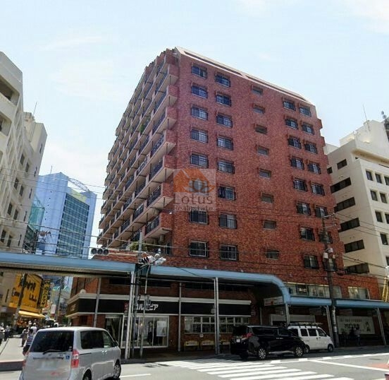 シャンボール三軒茶屋外観2｜シャンボール三軒茶屋は昭和53年築、13階建のマンションです。