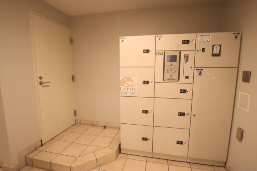 ブランシエラ西葛西共用部3｜宅配ボックスもあります。