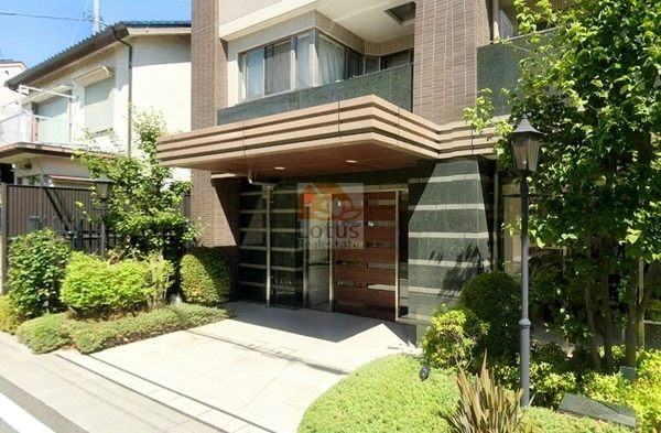 レクセルグランデ綾瀬エントランス１｜オートロック完備で安心です。