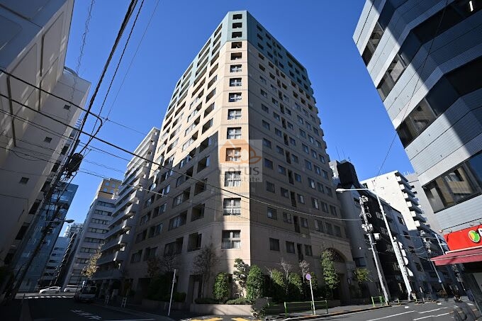 グラーサ銀座イーストは、平成15年築、15階建てのマンションです。