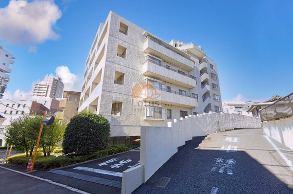 神宮外苑ハウス外観２｜神宮外苑ハウスは平成13年築、7階建てのマンションです。