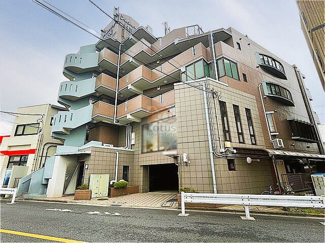 シャインハイツ大泉学園外観3｜シャインハイツ大泉学園は平成10年築、5階建てのマンションです。