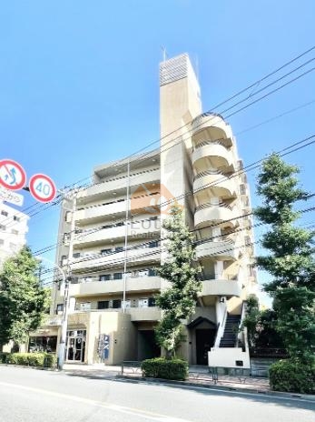 上馬ハイツ外観１｜上馬ハイツは、1985年（昭和60年）に建てられた7階建てのマンションです。