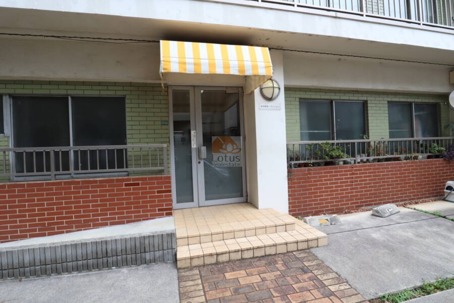 東中野第２マンションエントランス1