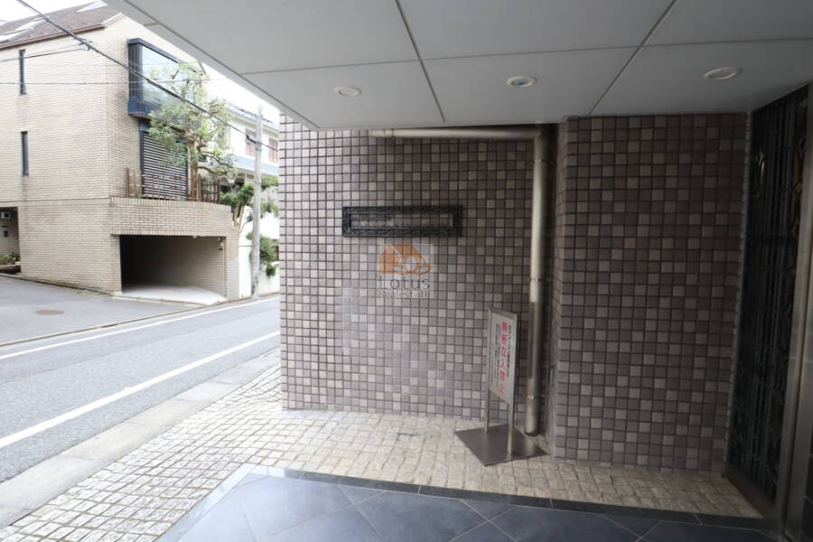 ローレルコート中野高根町エントランス3