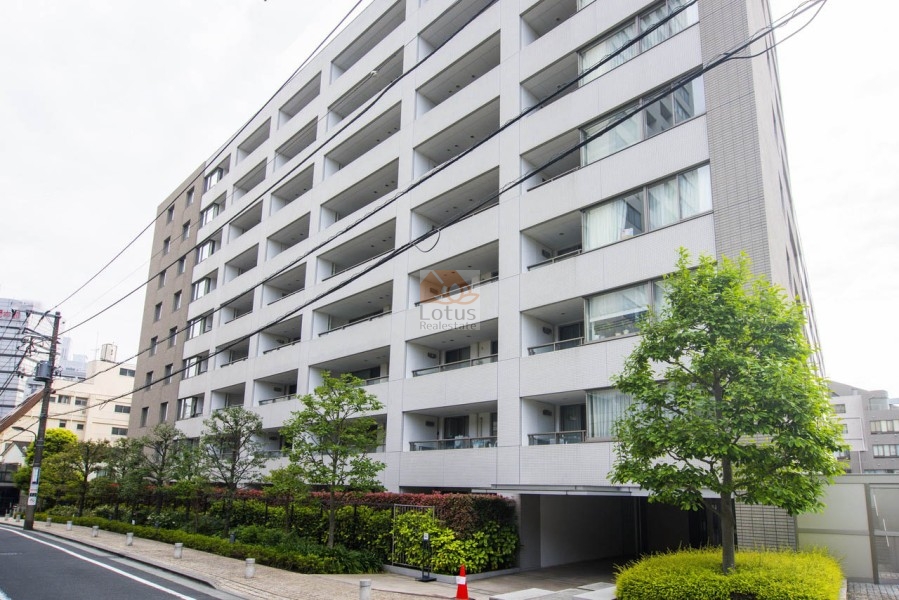 目白プレイスレジデンス外観２｜平成18年築の11階建てです。信頼の鹿島建設(スーパーゼネコン)施工で、マンション管理では大手の管理です。
