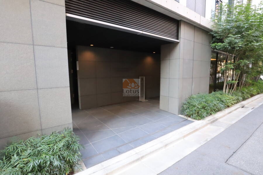 シティハウス森下ステーションコートエントランス｜うんトランサー表から一本入った所にありました。