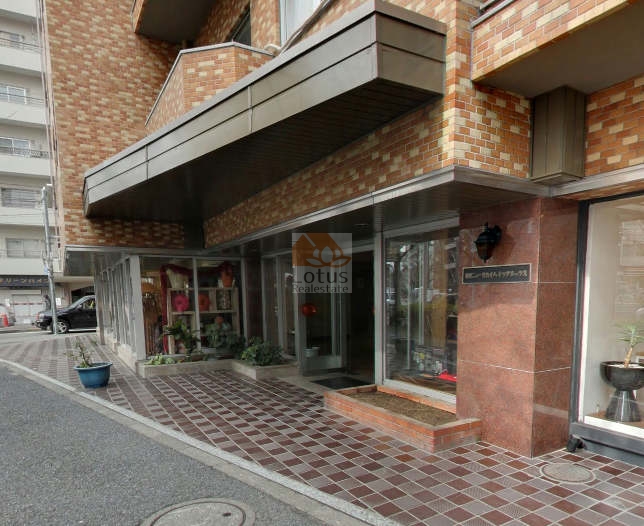 原宿ニュースカイハイツアネックス3｜重厚感のある外壁タイル張りのマンションです。