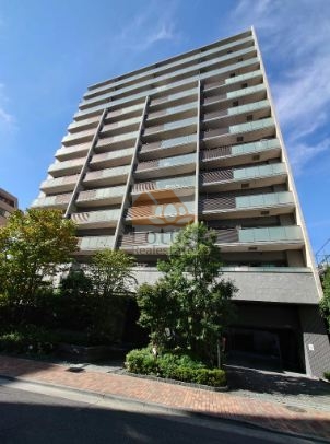 ブリリア上野松が谷外観１｜ブリリア上野松が谷は平成27年築、13階建のマンションです。