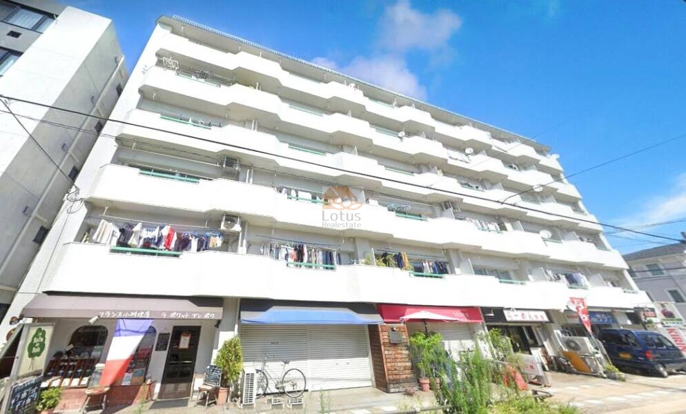 グリーンキャピタル三軒茶屋外観４｜グリーンキャピタル三軒茶屋は昭和51年築、6階建のマンションです。