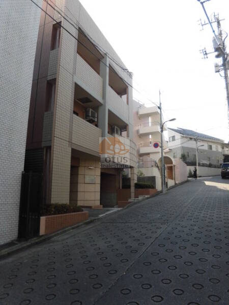 レックス西早稲田 (2)｜早稲田通りから一本入った静かな立地です。